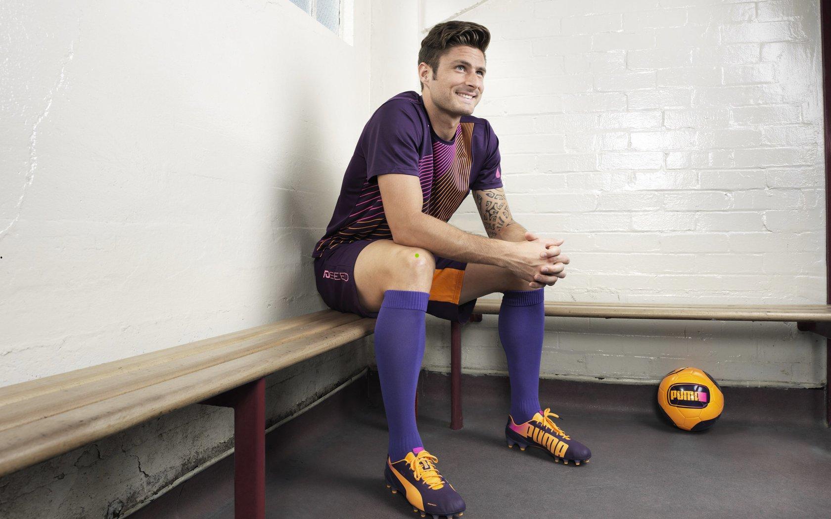 微笑与钢铁,李铁的二十年,从奔跑国脚到掌舵国足