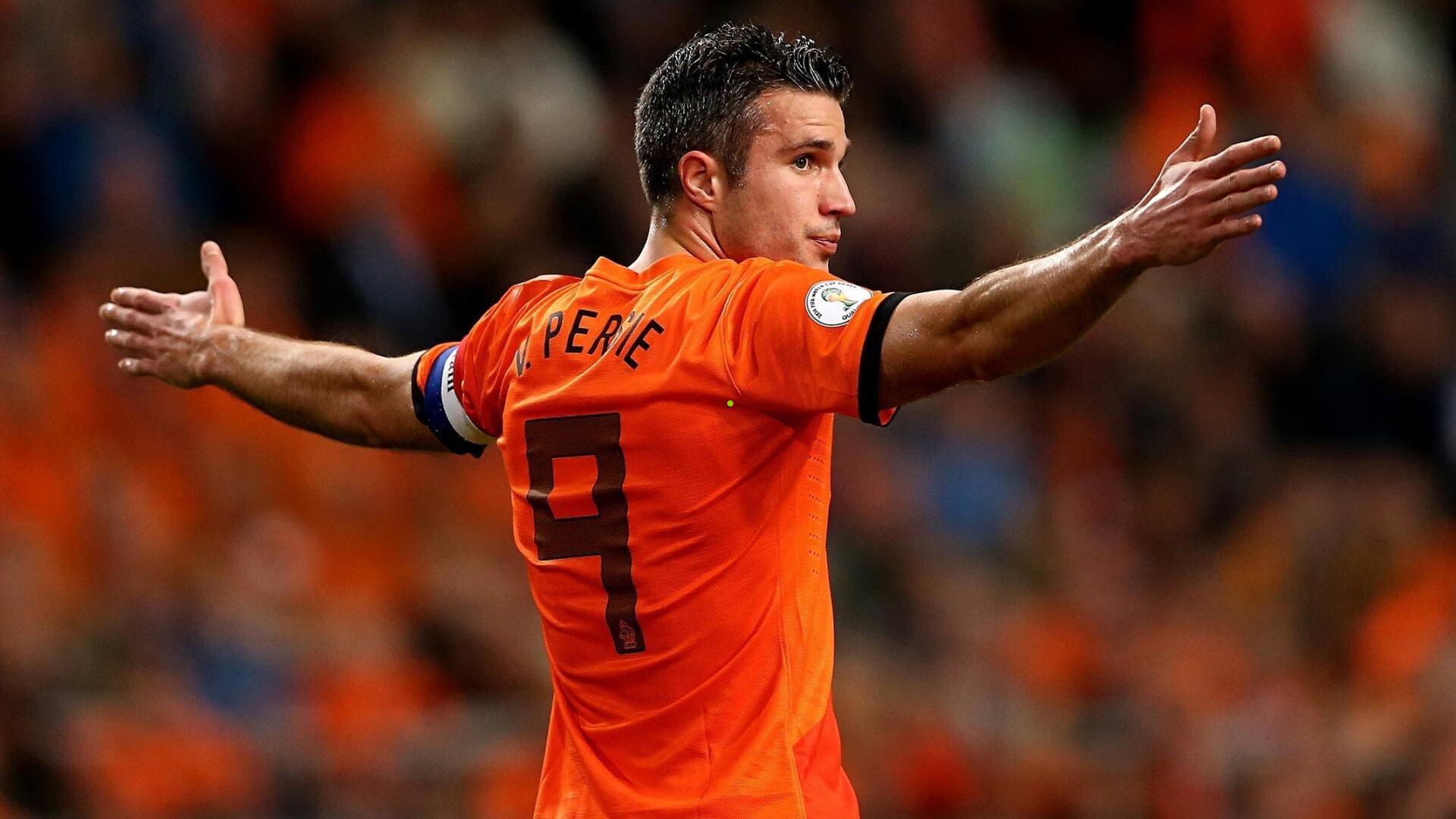 22岁天才后卫震撼德甲！单季独造14球引英超四大豪门竞逐，5500万解约金成焦点